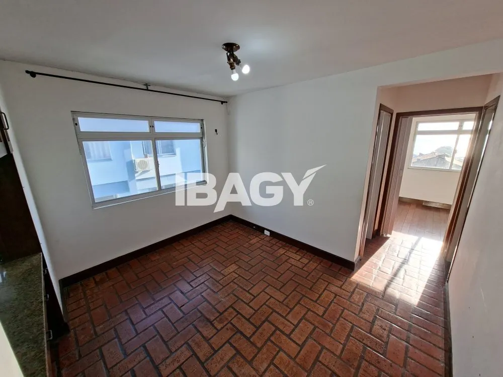Unfurnished 2-bedroom apartment with no parking and fitted kitchen — photo 2