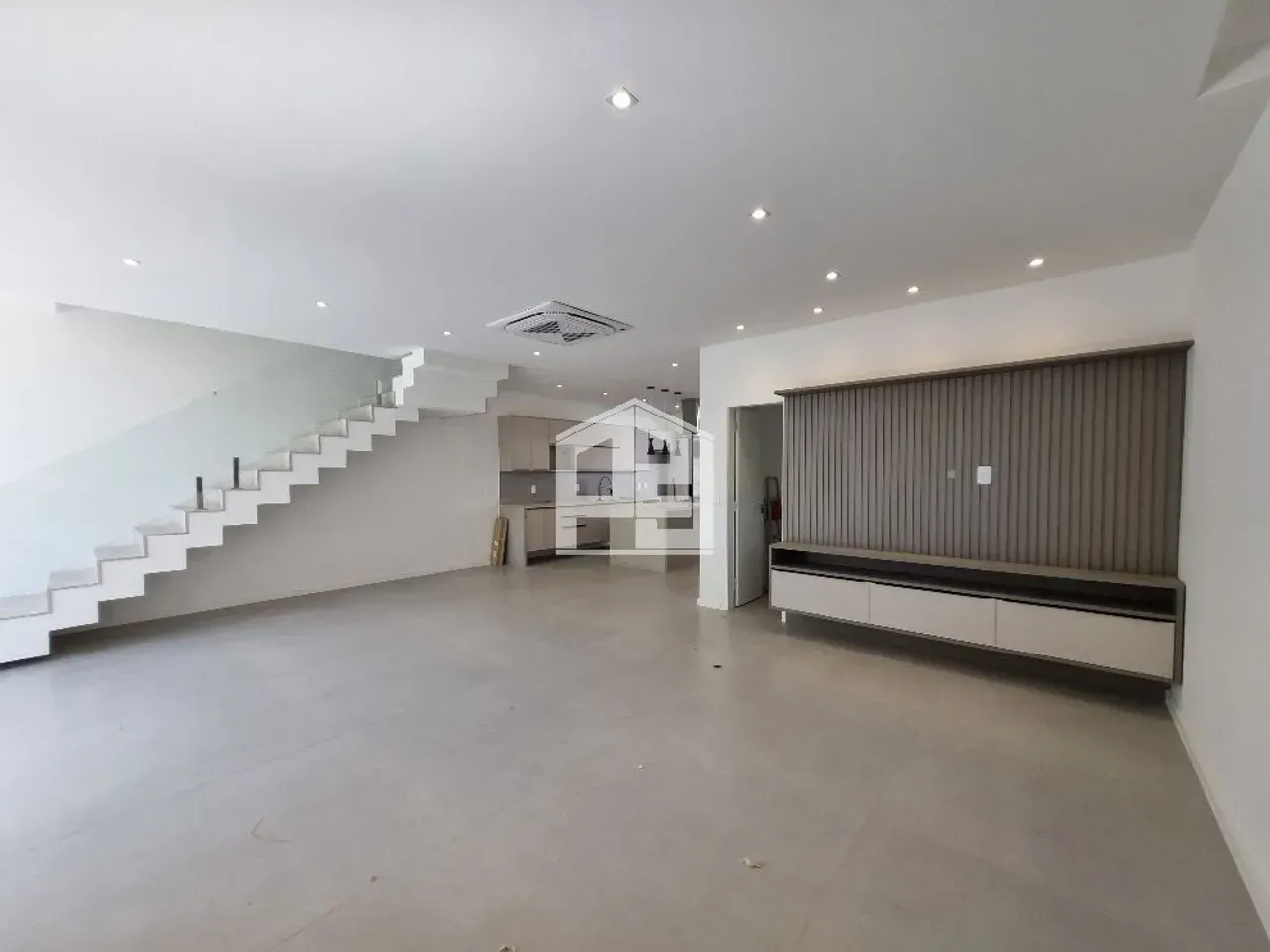 Triplex house with 4 bedrooms and 5 bathrooms, 2 parking — photo 11