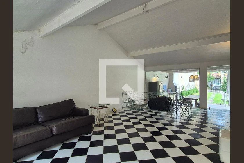 600 m² house with a washing machine and a home office — photo 7