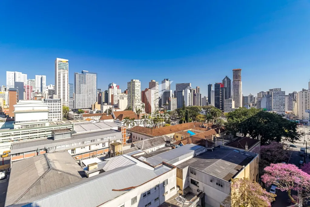 Apartamento mobiliado com cozinha integrada e varanda fechada — photo 29