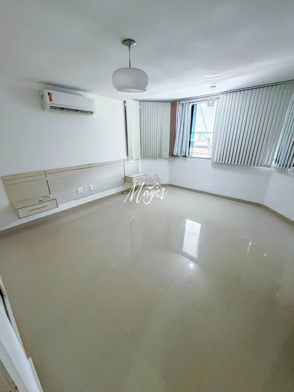 House with 4 bedrooms and 5 bathrooms, separate kitchen — photo 8