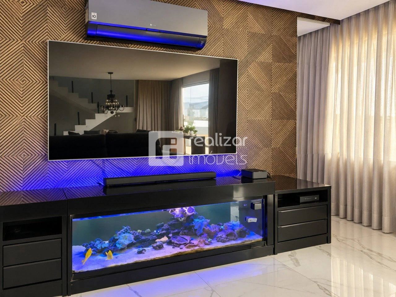 Floor-to-ceiling windows in a 4-bedroom house, 292 m² — photo 16