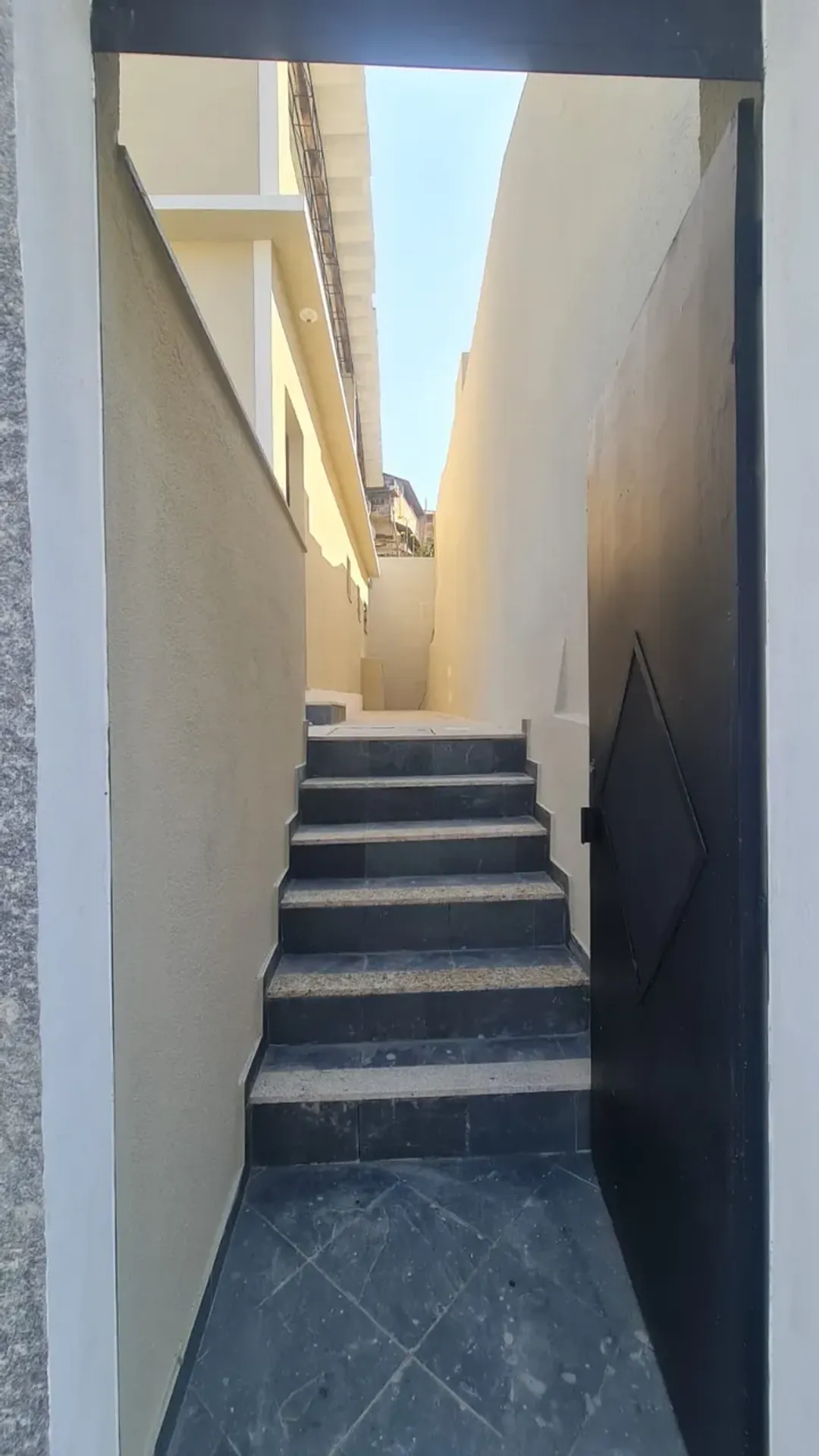 Rental house with 4 bedrooms and 4 bathrooms — photo 35