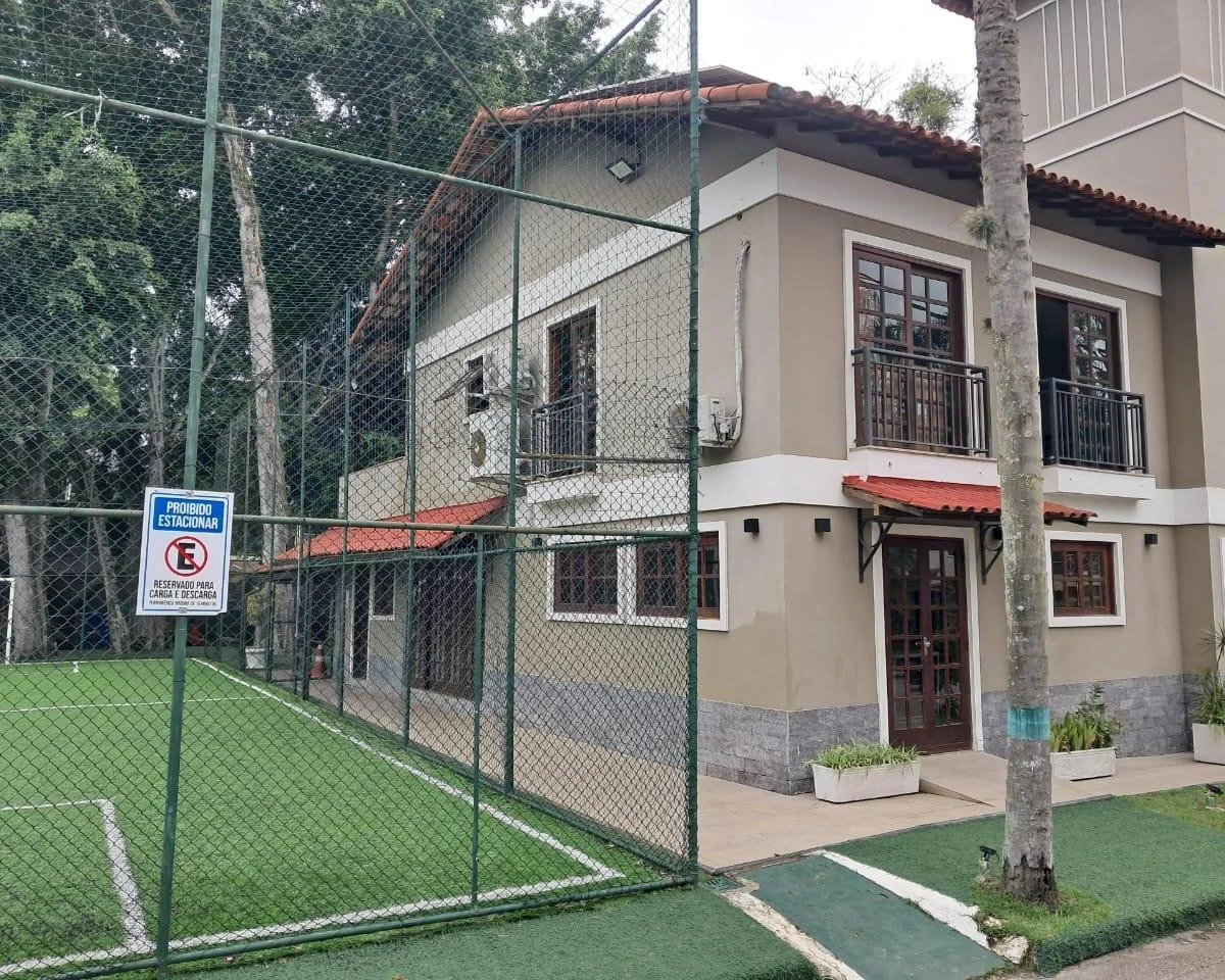 Duplex house with 4 bedrooms and an enclosed kitchen — photo 33