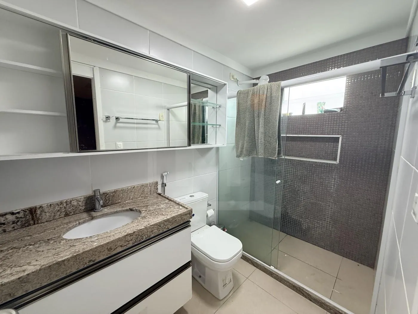 Furnished 163 m² apartment on the 26th floor with 4 bedrooms — photo 18
