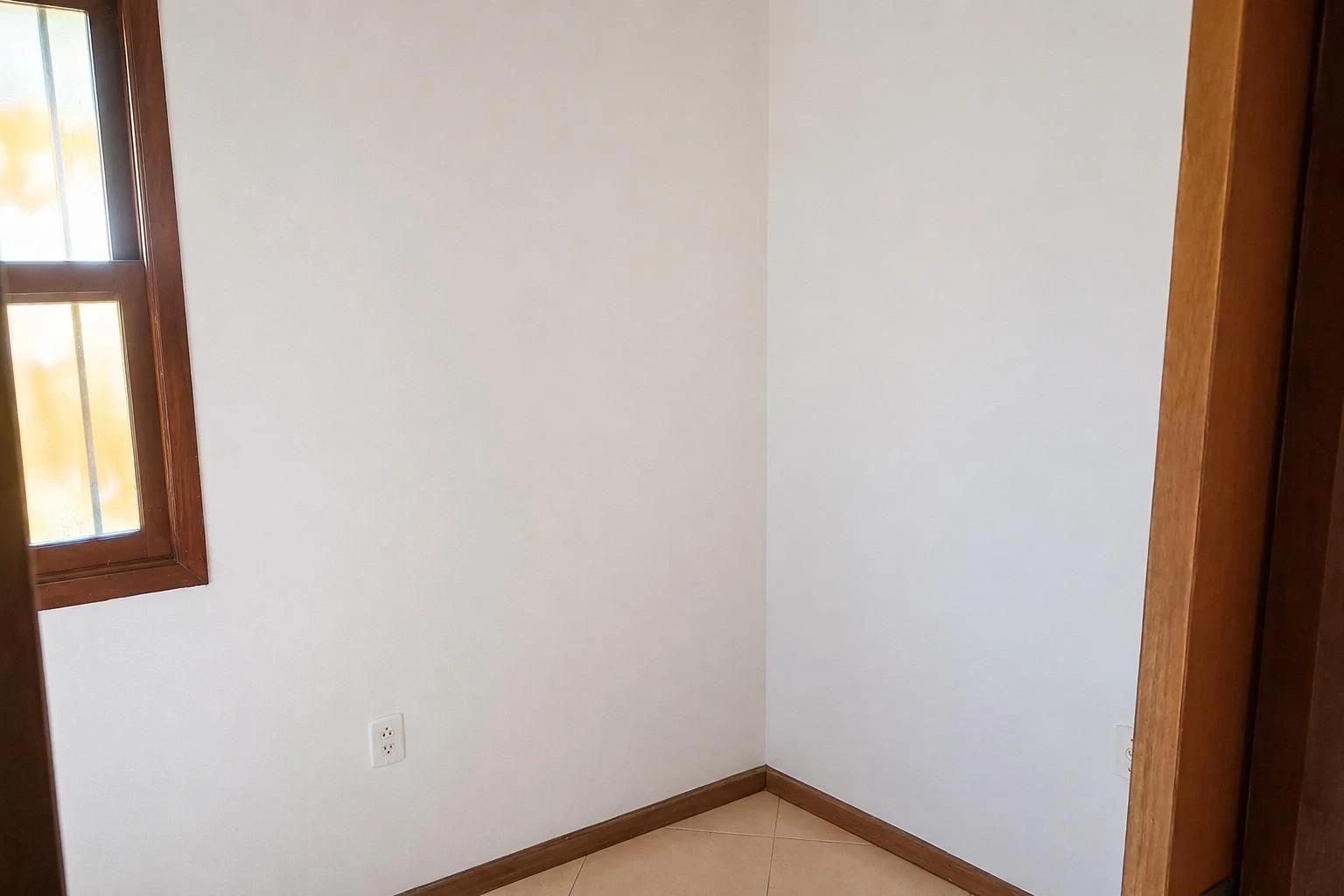 House with 4 bedrooms, 2 en-suites and 1 parking space — photo 17