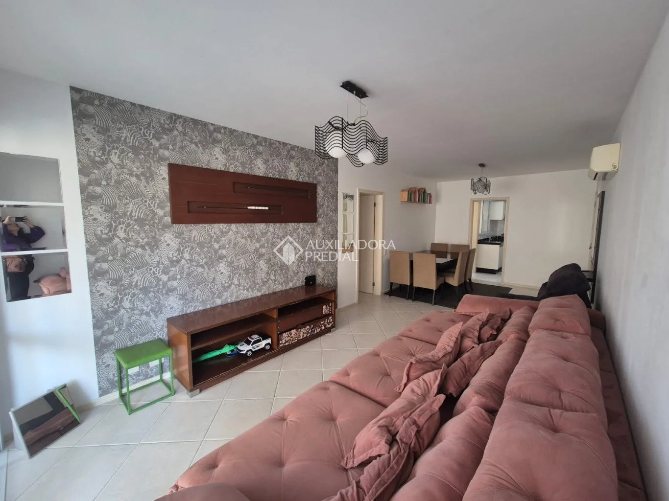 Furnished apartment with 3 bedrooms and 137 m²