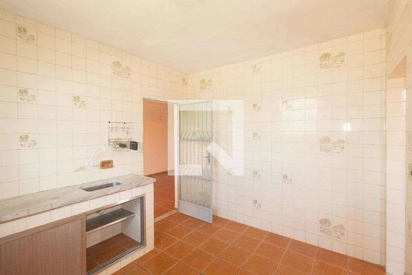2-bedroom apartment with separate kitchen and balcony — photo 8