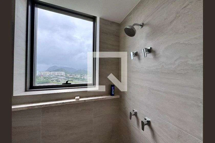 Apartment with 4 en-suite bedrooms and floor-to-ceiling windows — photo 15