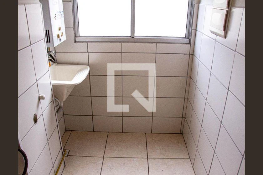 Apartamento sem mobília com 2 banheiros e box de vidro — photo 3
