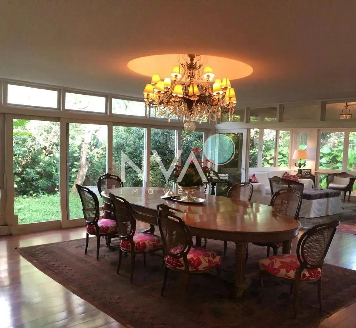 Furnished 1290 m² house with 5 bedrooms and 4 parking — photo 10