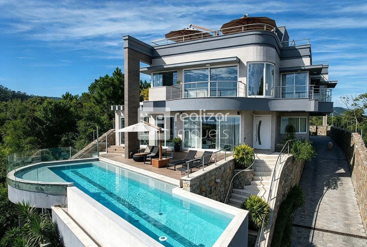 Casa de 822 m² con vista al agua y bañera