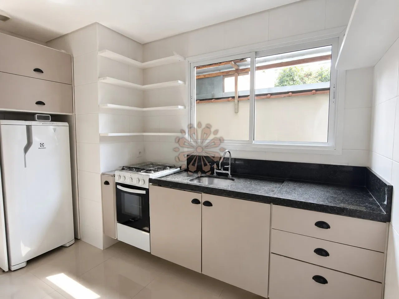 3-bedroom house with a suite and 106 m² — photo 7
