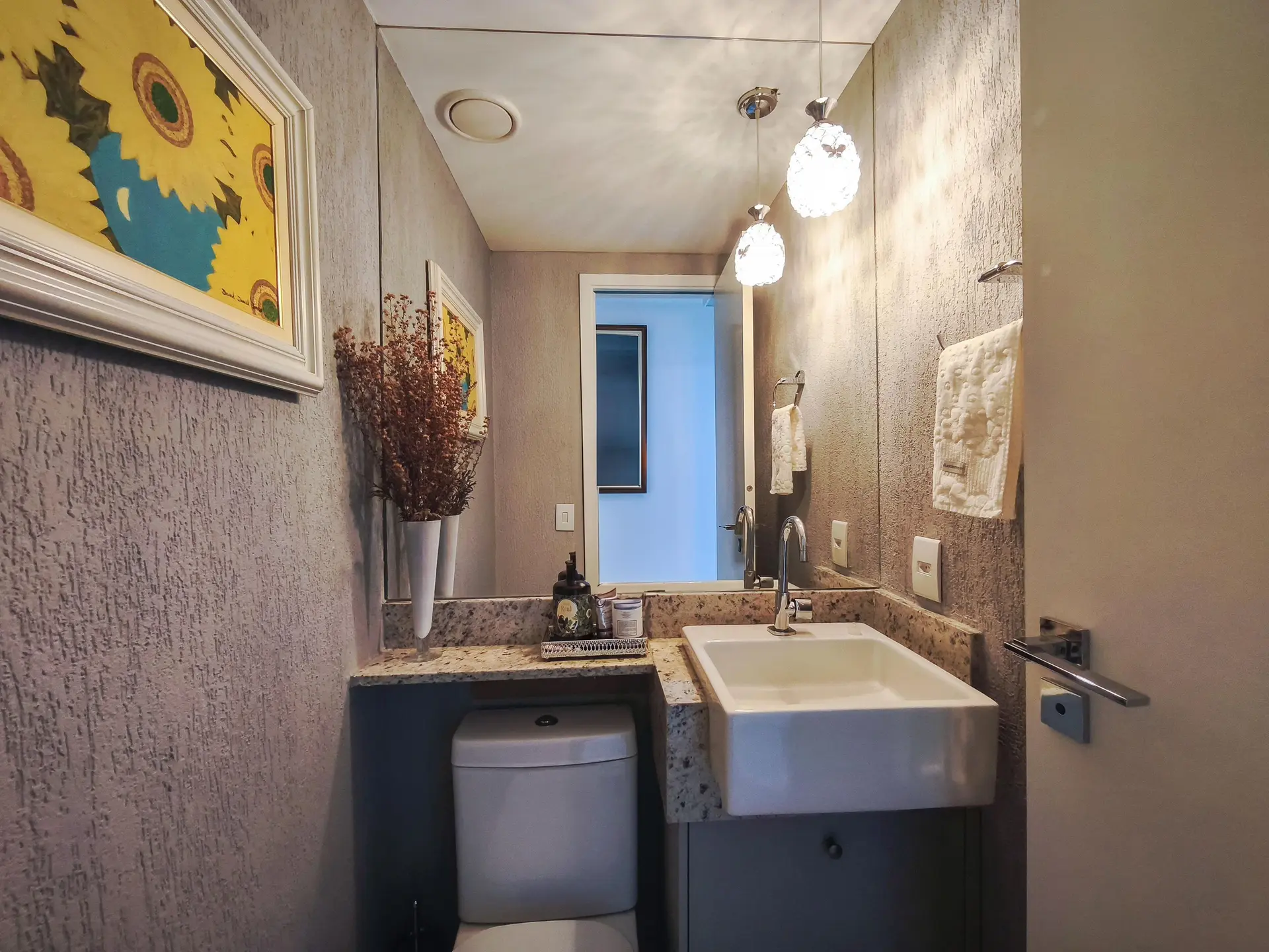 Furnished 2-bedroom apartment with private garden — photo 56