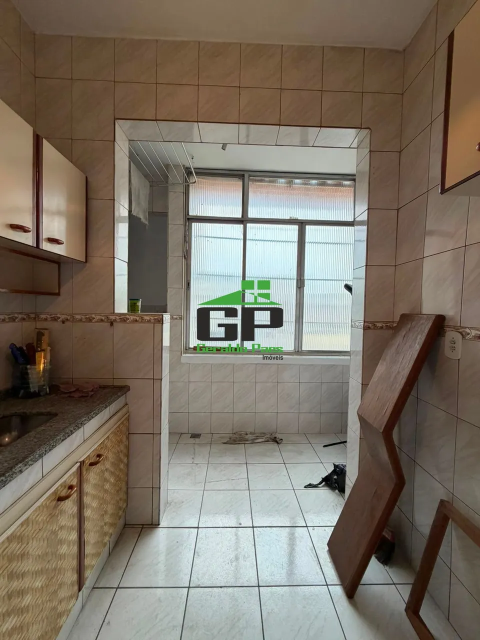 2-bedroom unfurnished rental apartment with parking — photo 15