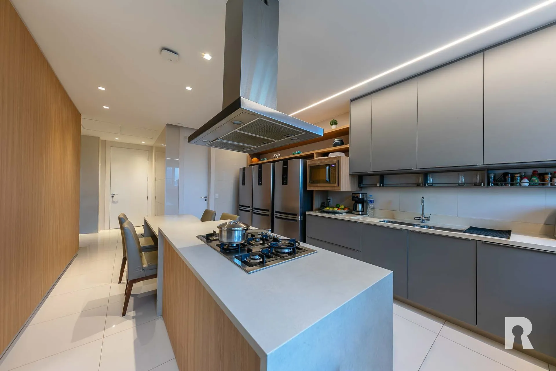 Apartamento mobiliado com cozinha integrada e 5 suítes — photo 23