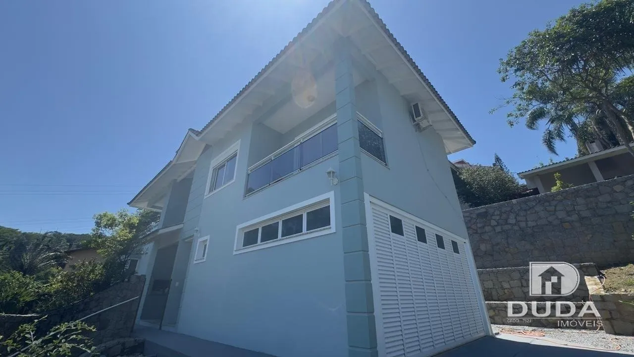 Casa con 3 dormitorios, 4 baños y jardín privado — photo 3
