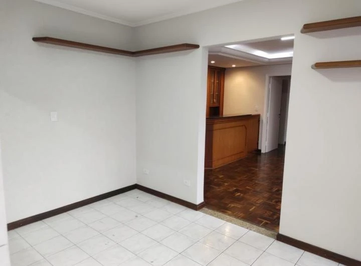 137 m² rental apartment with 3 bedrooms and balcony — photo 6