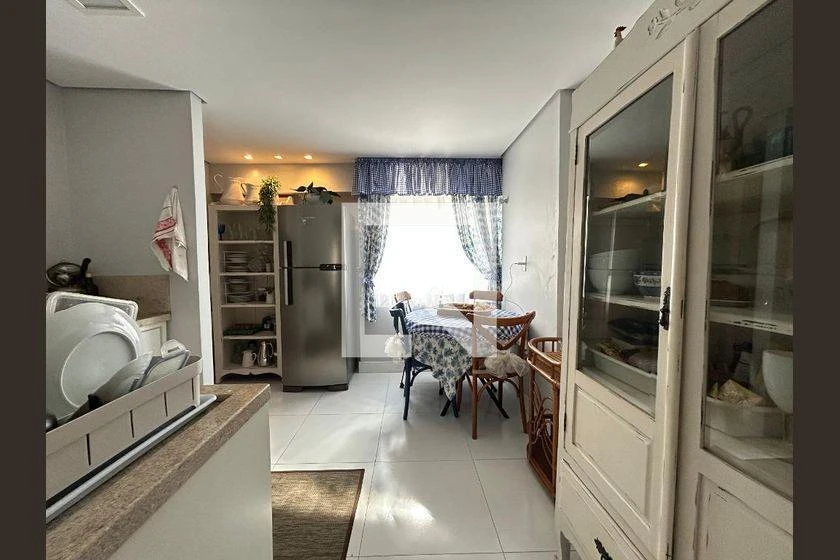 Apartamento de 2 dormitorios con balcón y 3 baños — photo 23