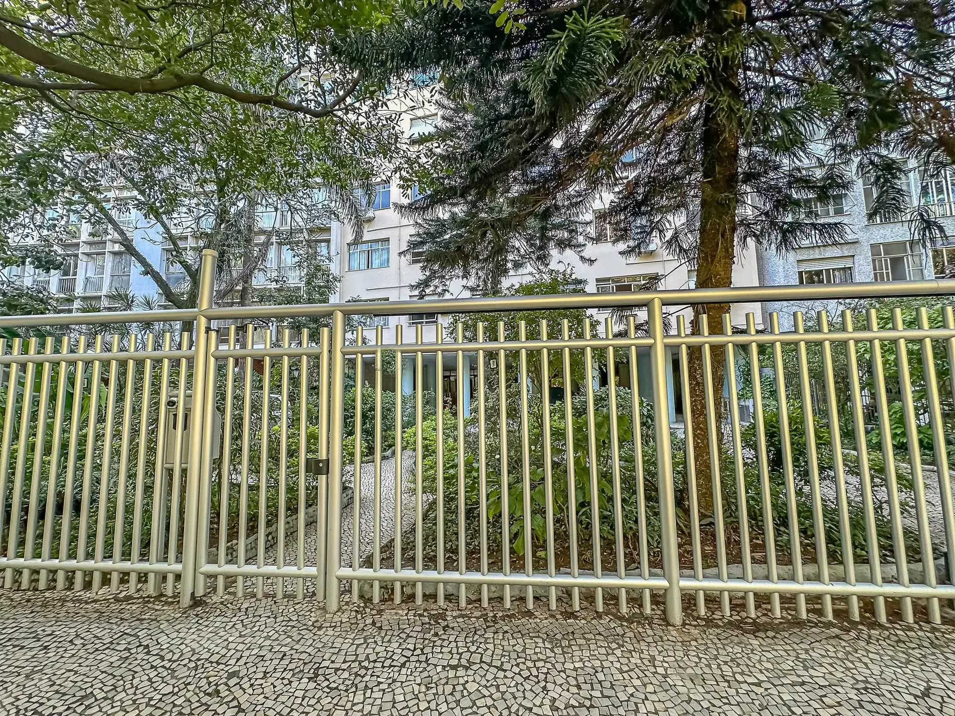 Furnished 1-bedroom apartment with no parking — photo 40