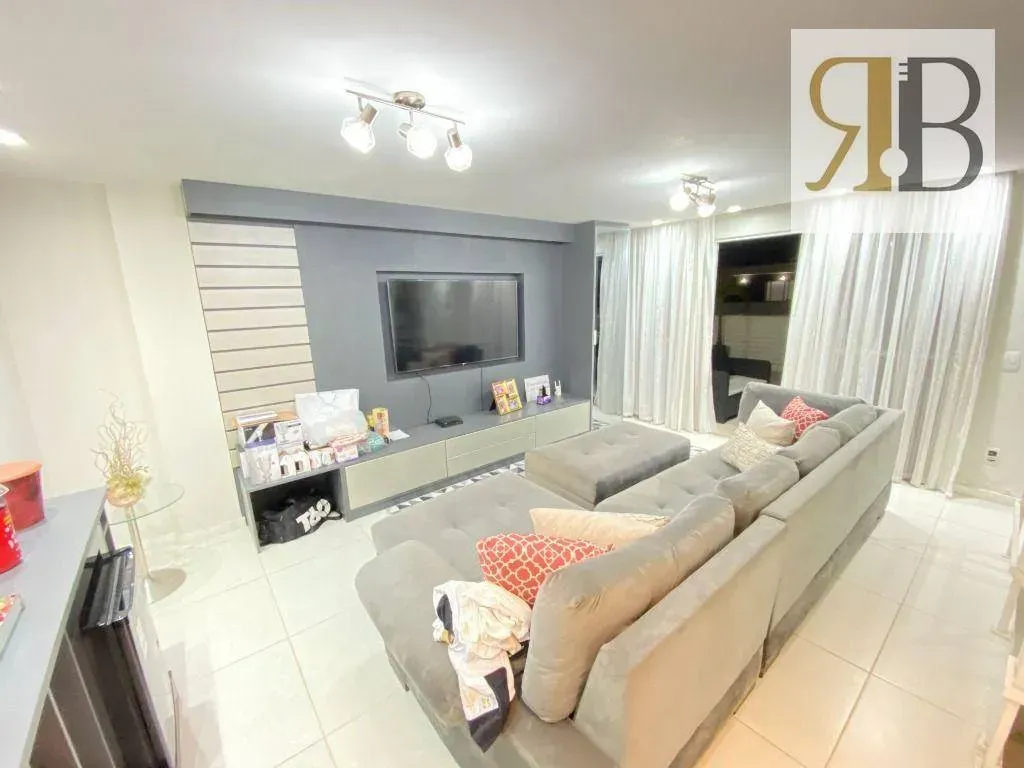 Рабочее место и 4 спальни: квартира 252 м² — photo 22