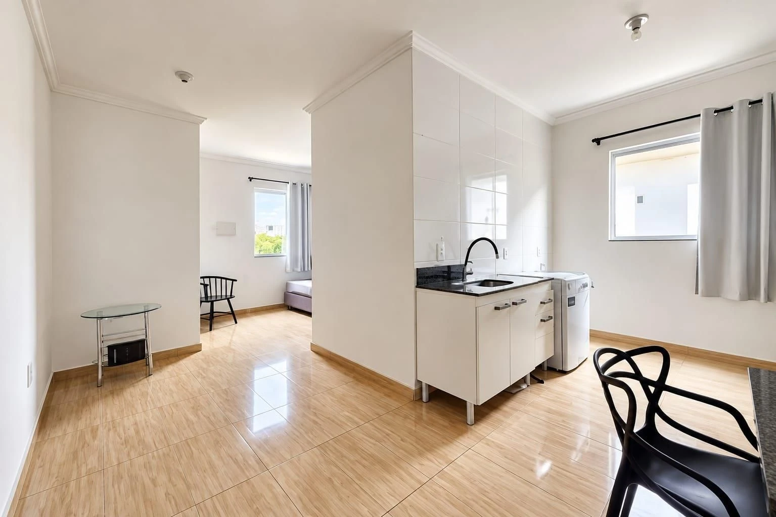 Furnished studio, 30 m², with a washing machine — photo 2