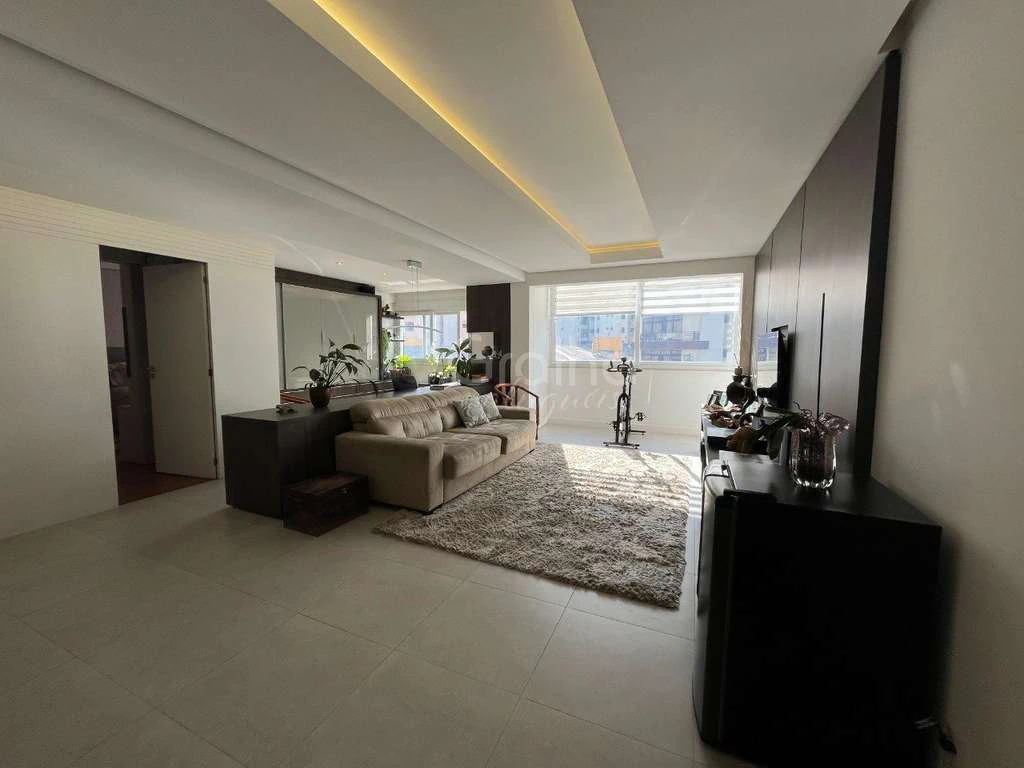 Apartamento de 3 quartos com cozinha aberta e 199 m² — photo 2