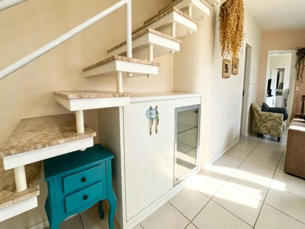 Apartamento dúplex amueblado con 3 suites y 2 plazas — photo 17