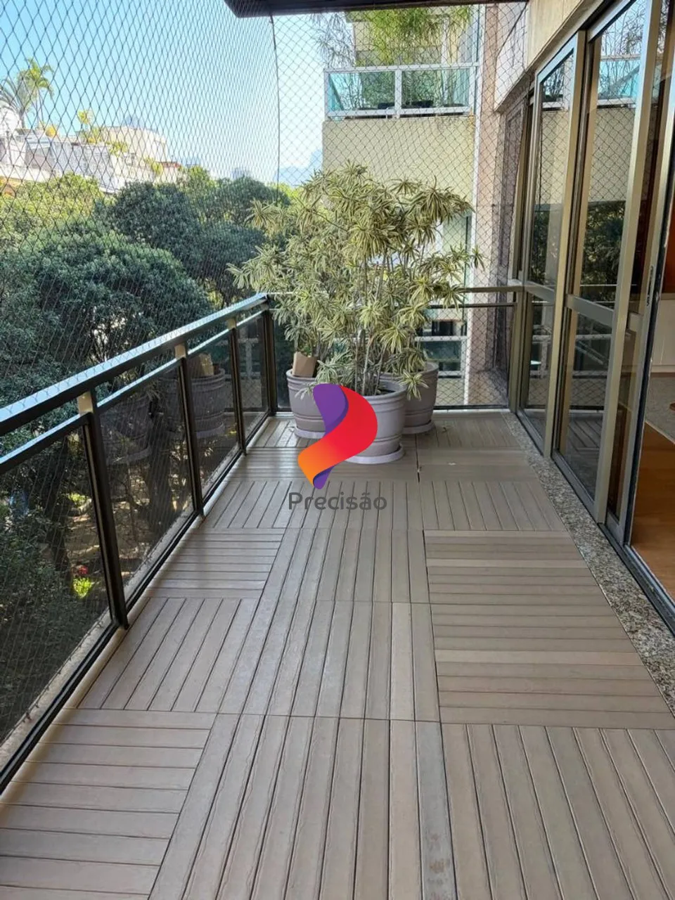 Furnished 3-bedroom apartment with 240 m² total — photo 7