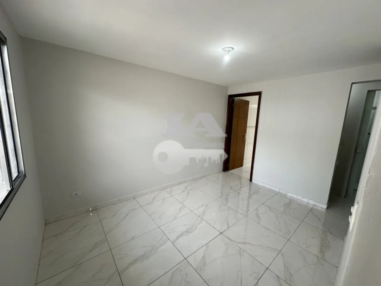 Residential house with 2 bedrooms and a closed kitchen