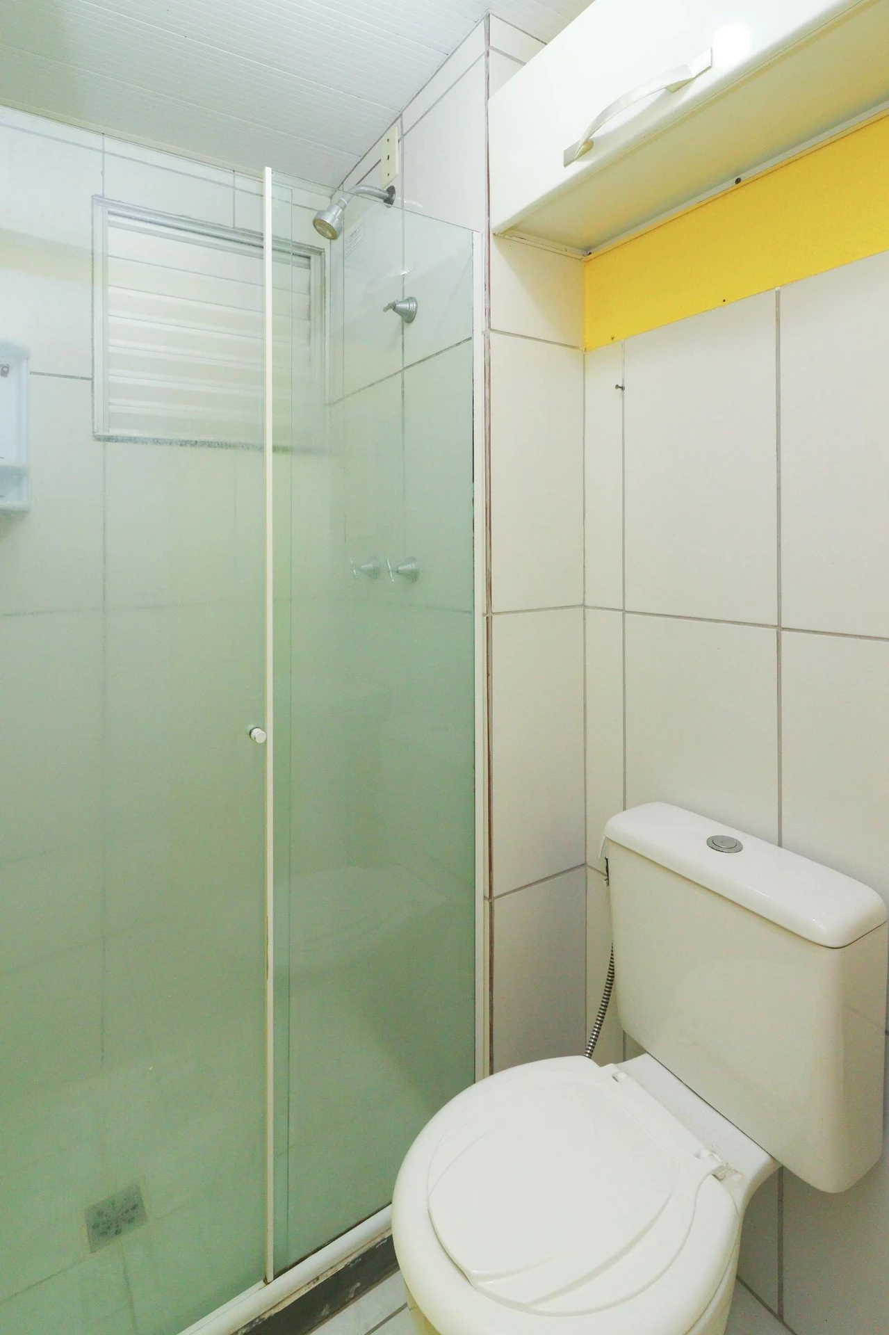 2-bedroom apartment in a building with a gym — photo 11