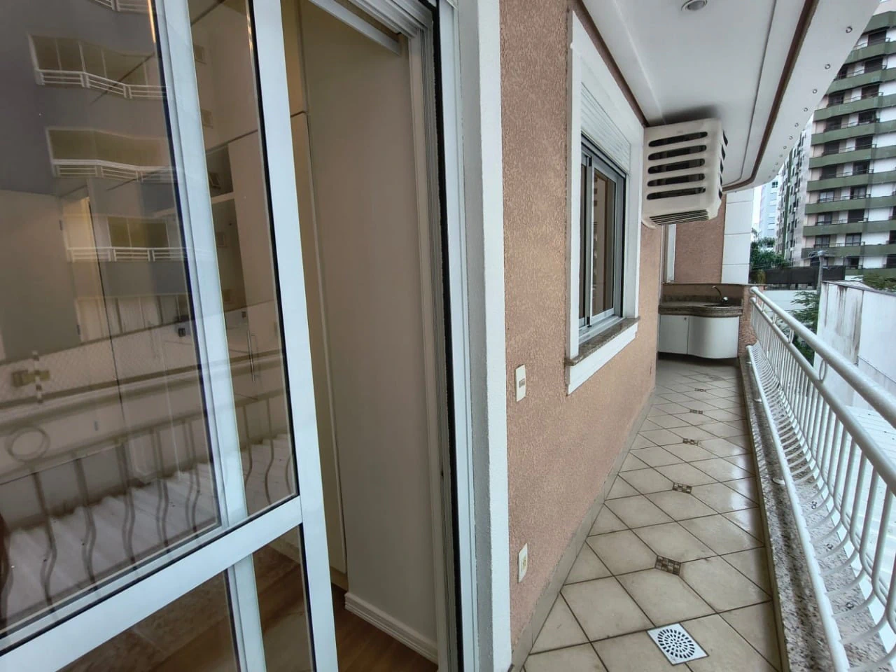 Furnished apartment, 67 m², with a grill on the balcony — photo 17