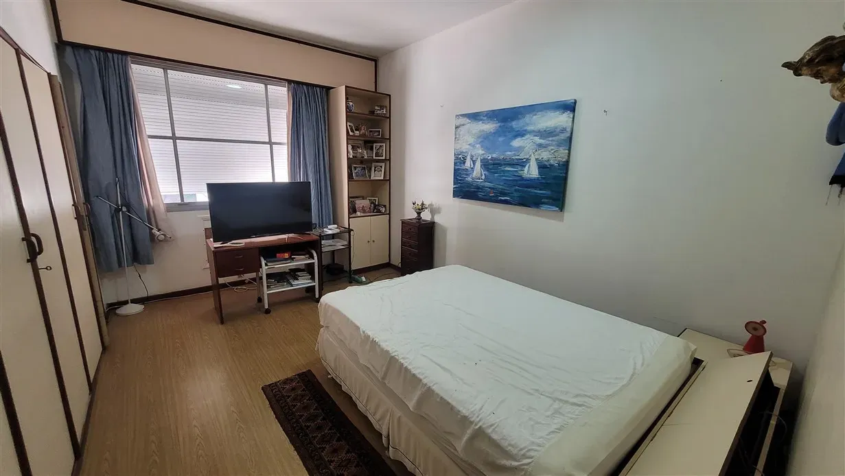 4-bedroom apartment with 280 m² and a glassed balcony — photo 24