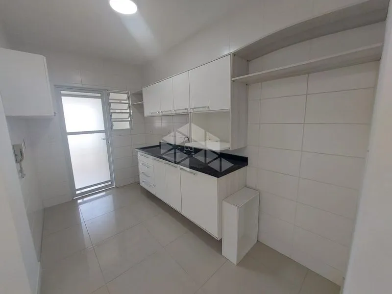 2-bedroom apartment with a mountain view in Florianópolis — photo 2