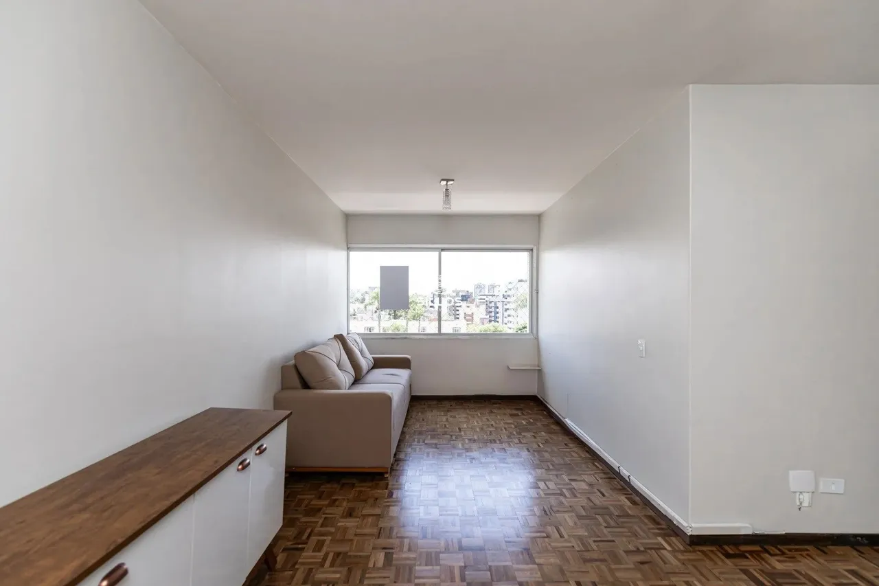 Unfurnished 3-bedroom apartment with 2 bathrooms