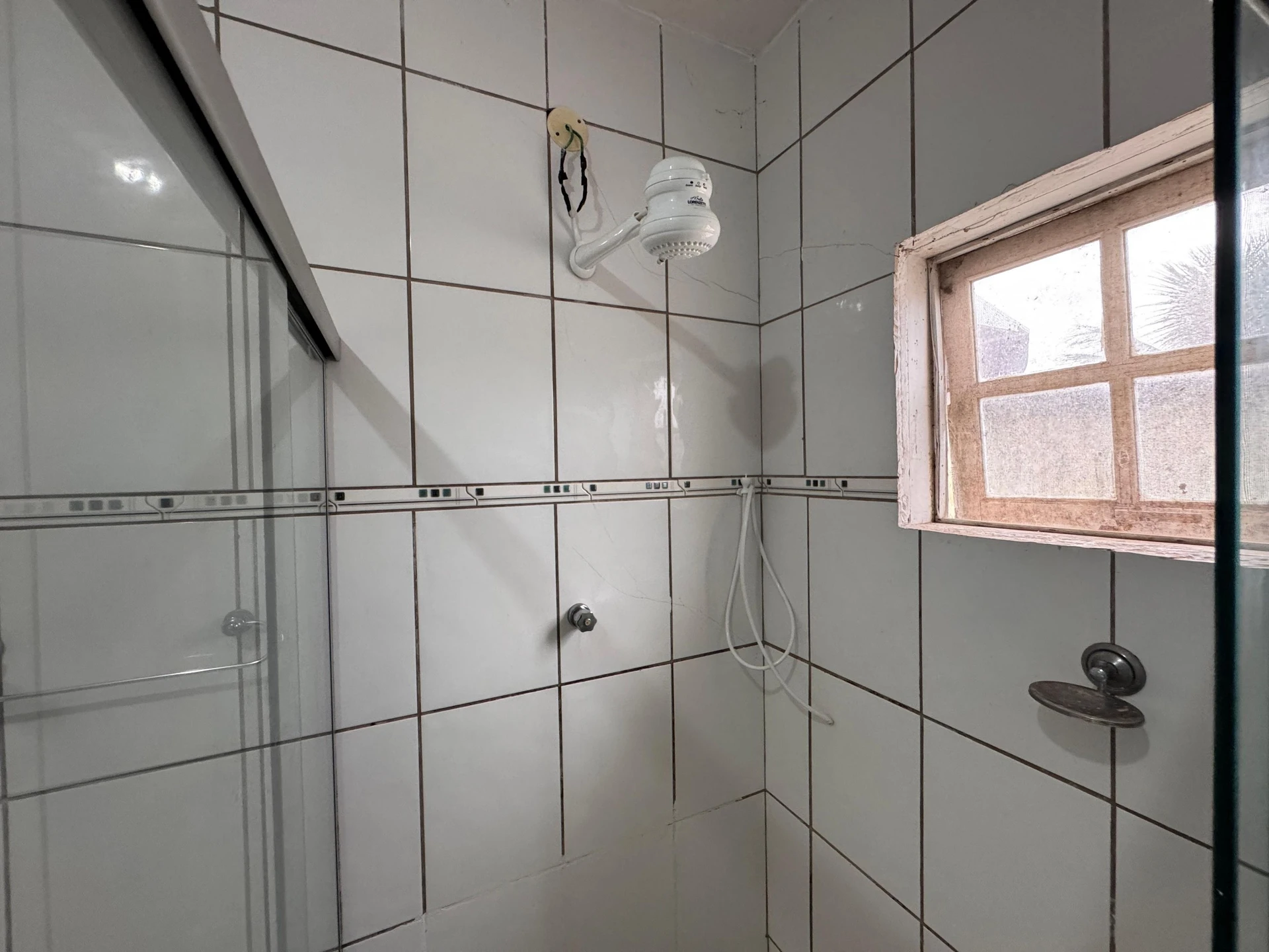 2-bedroom house with 1 bathroom no parking — photo 8