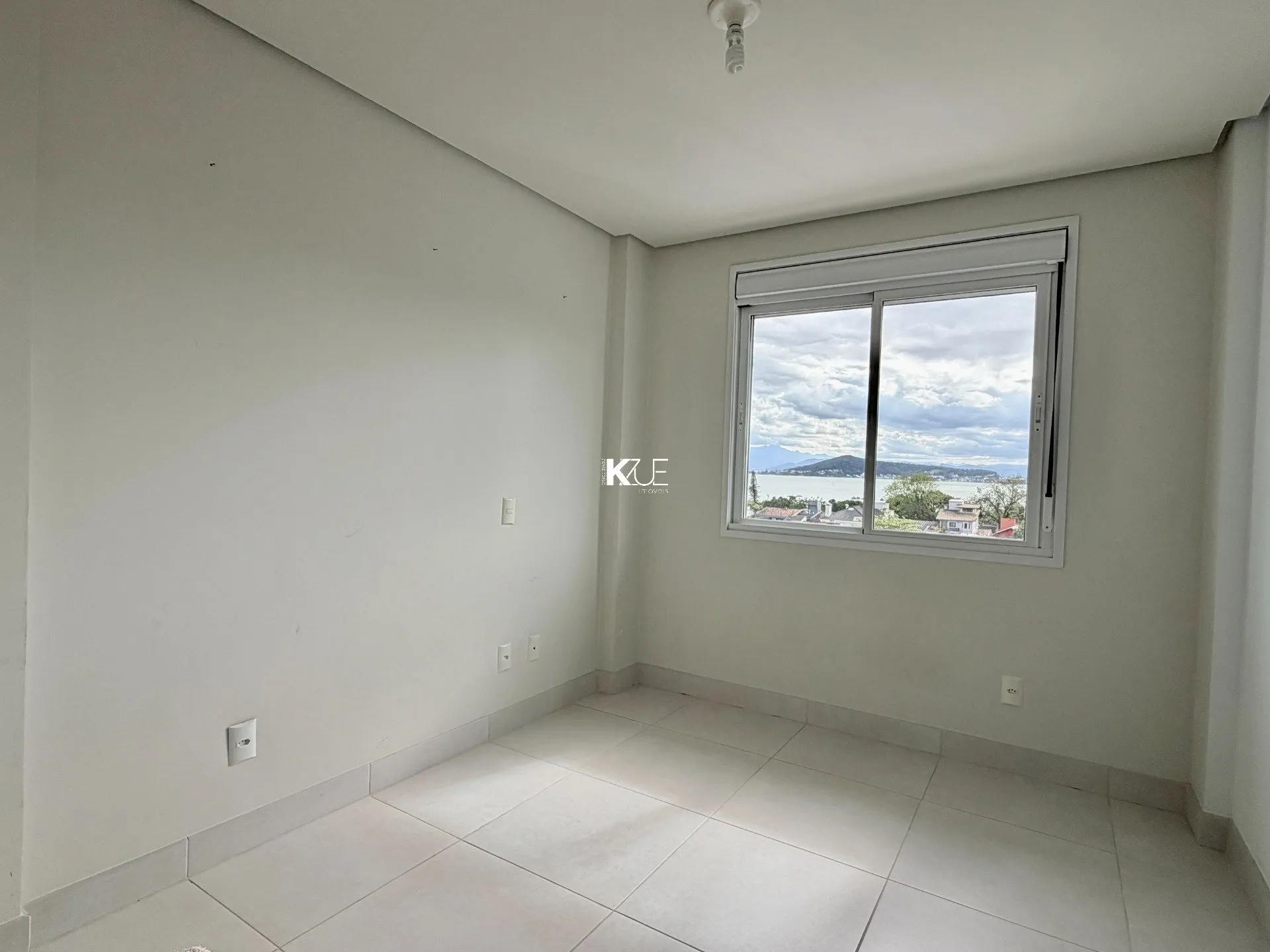Furnished apartment, 111 m², with a water view — photo 22
