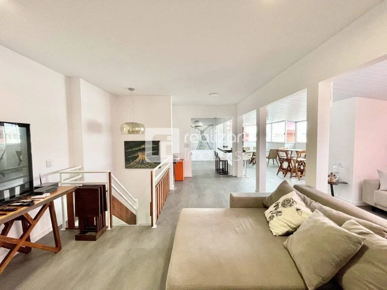 Furnished 3-bedroom apartment with integrated kitchen