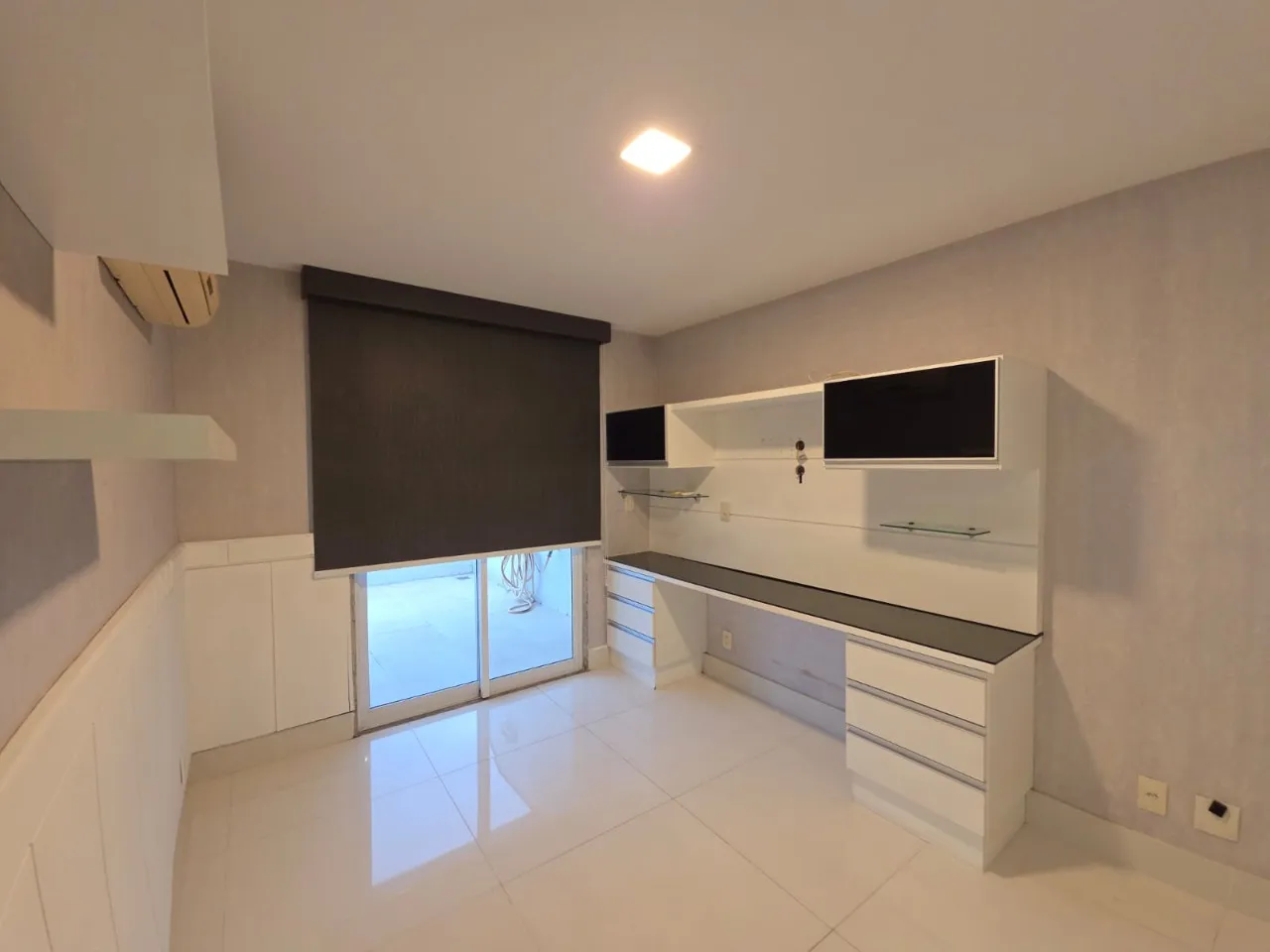Furnished apartment, 316 m², with a walk-in closet — photo 14
