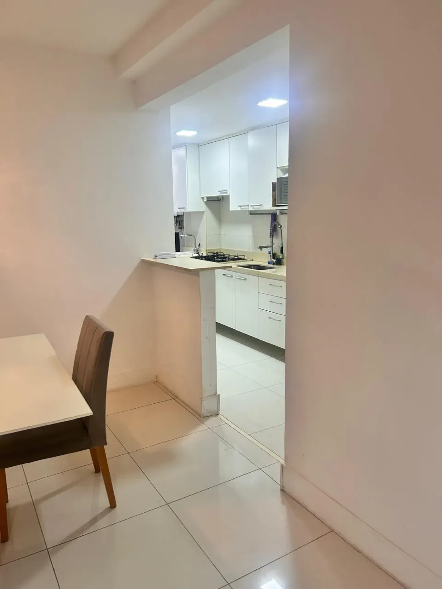 4-bedroom apartment with a grill on the balcony — photo 4