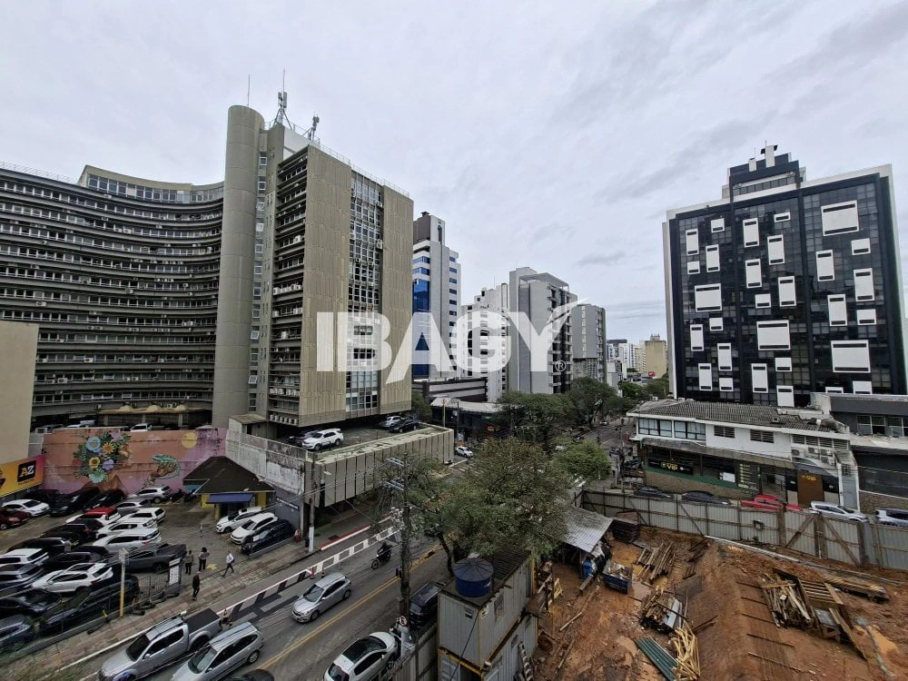 30 m² apartment with 1 bedroom and tall windows — photo 44