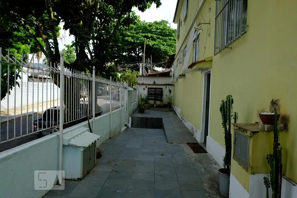 Apartamento sem mobília com cozinha separada e lavanderia — photo 9