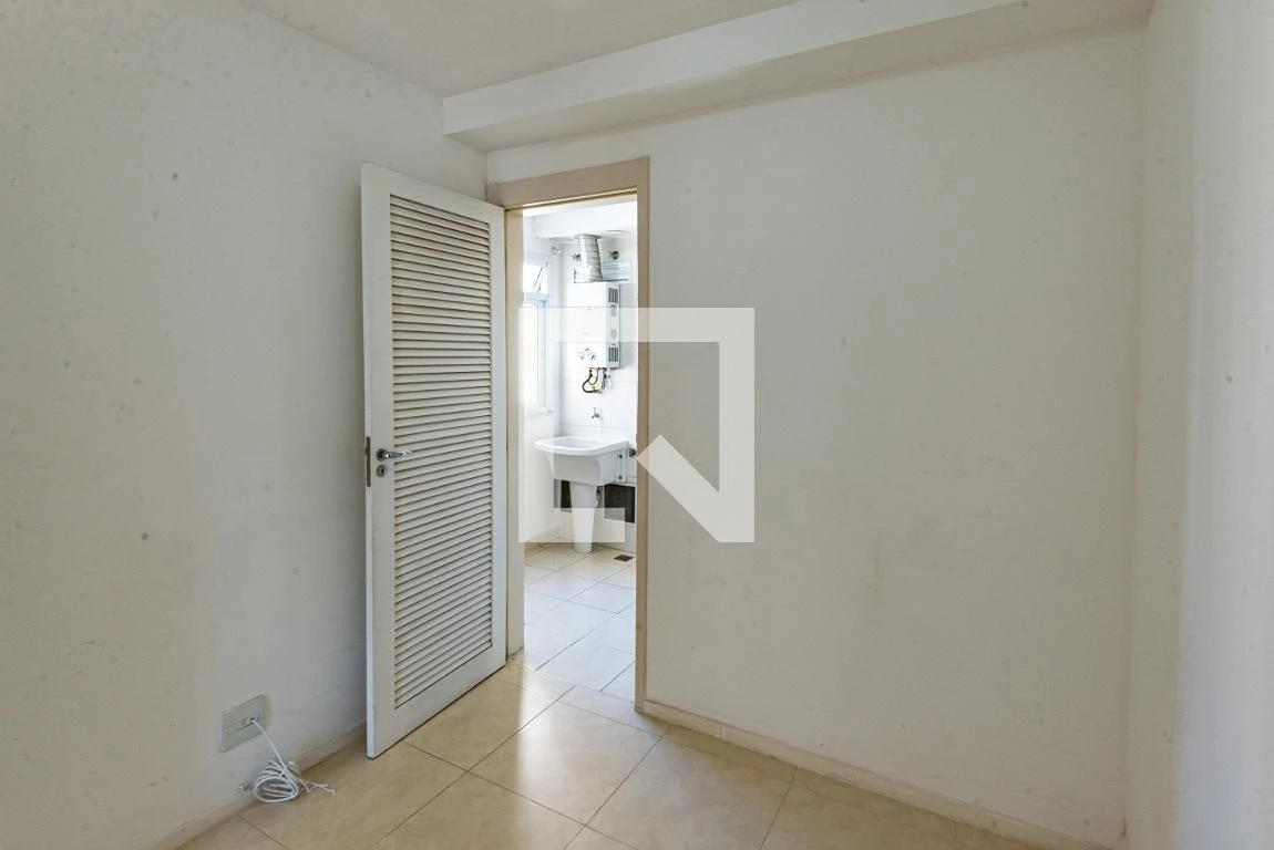 4-bedroom apartment with a mountain view in Rio de Janeiro — photo 43