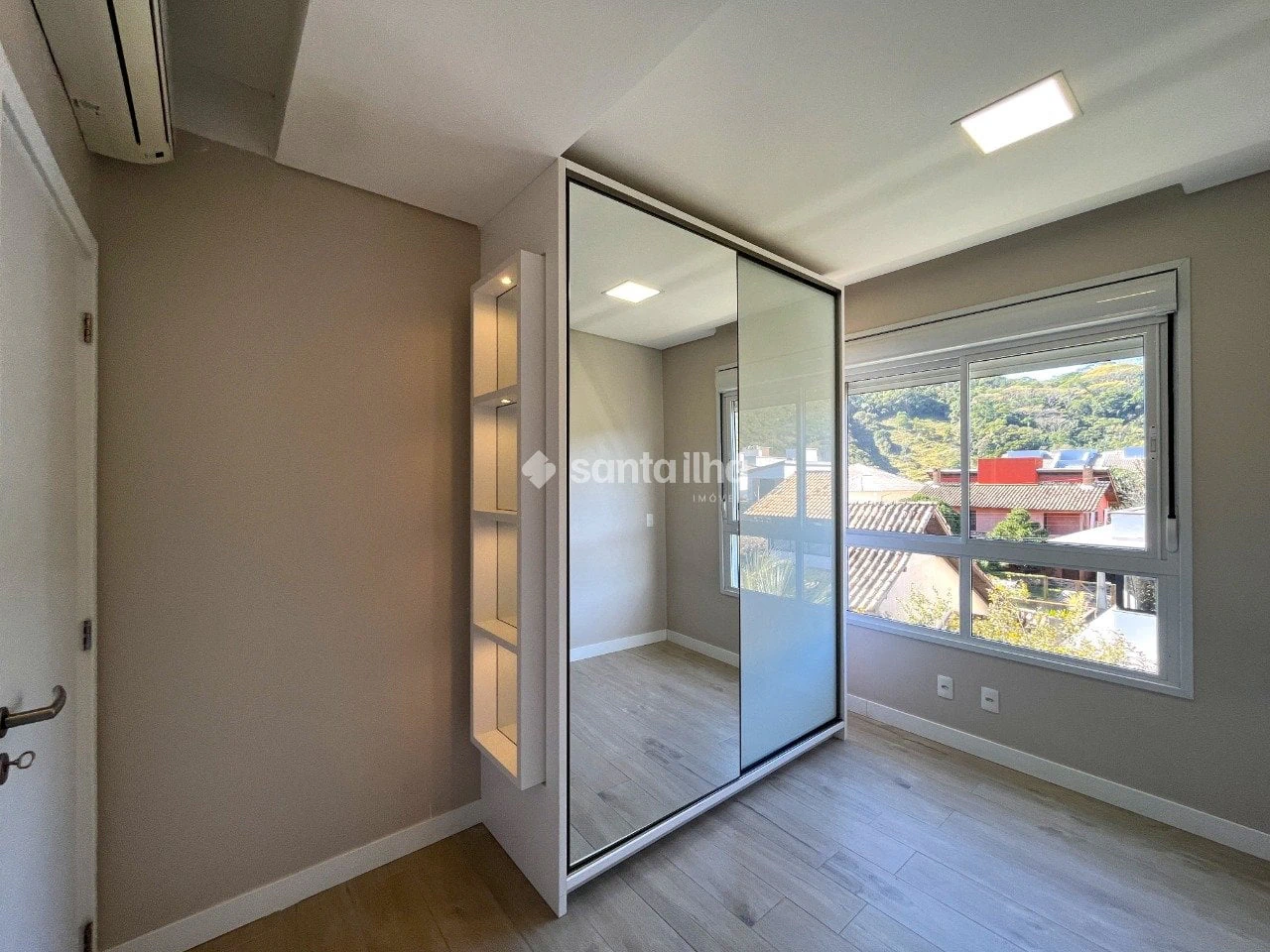 Квартира 114 м² с видом на горы и панорамными окнами — photo 23