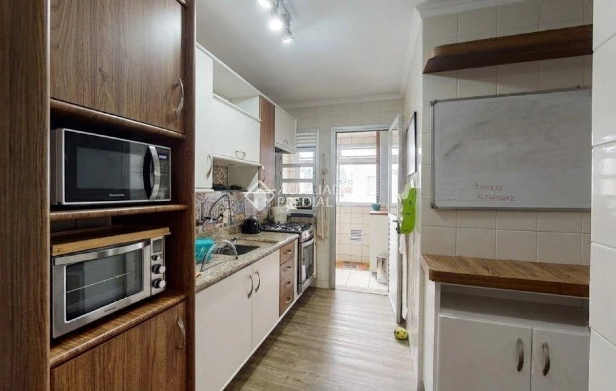 3-bedroom apartment with a washing machine — photo 6