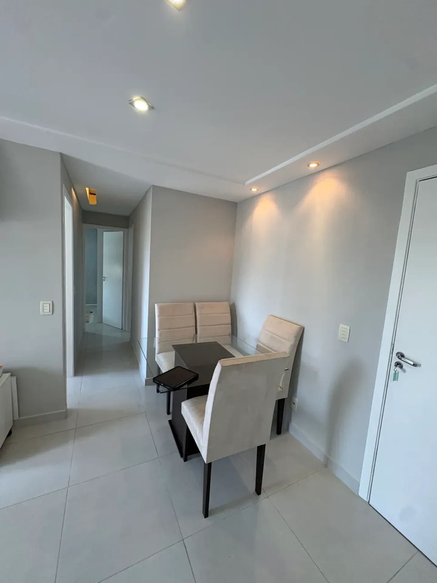 Apartment on the 12th floor with a mountain view — photo 17