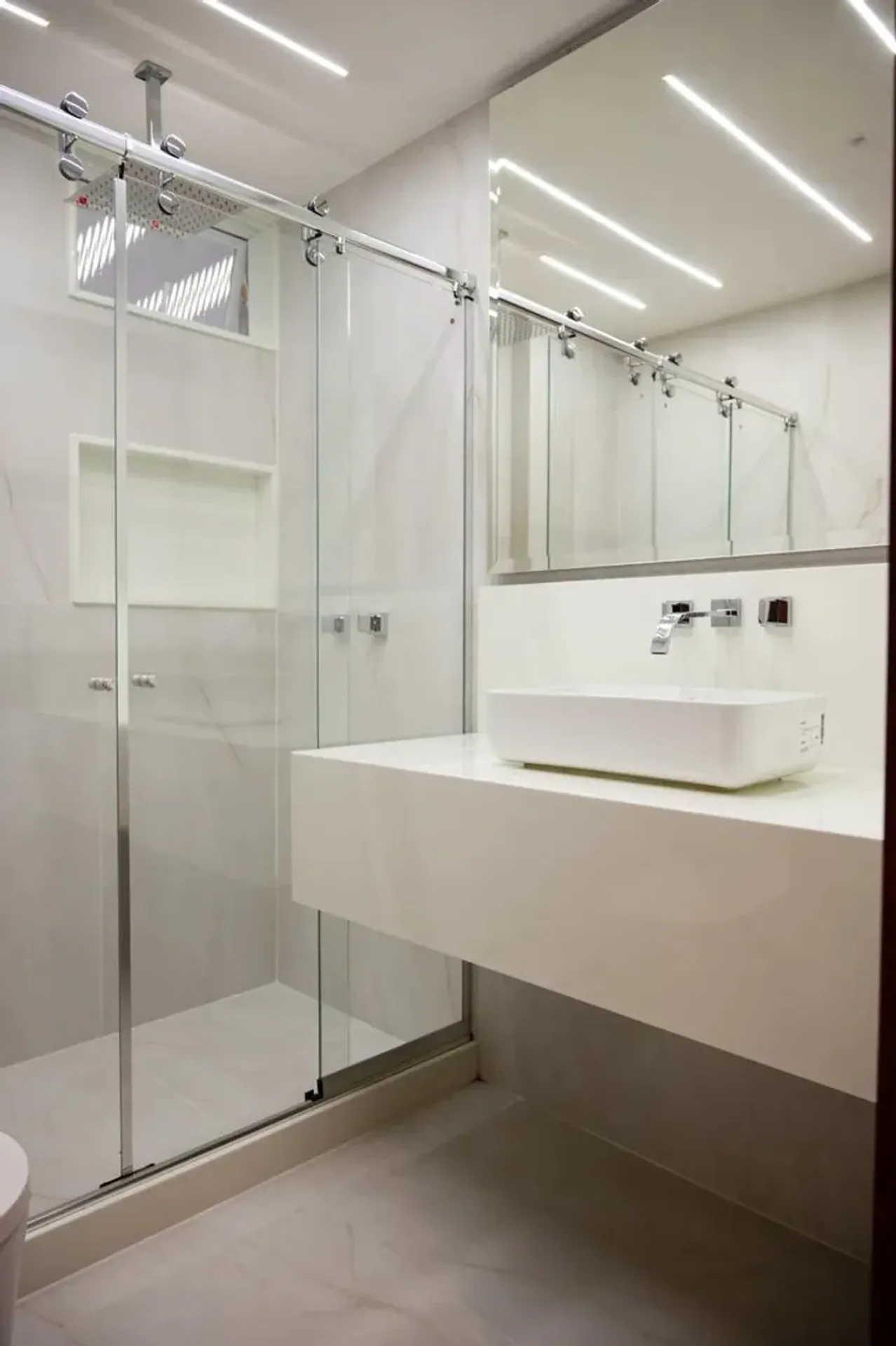 5-bedroom apartment, 1 with its own bathroom, 218 m² — photo 25