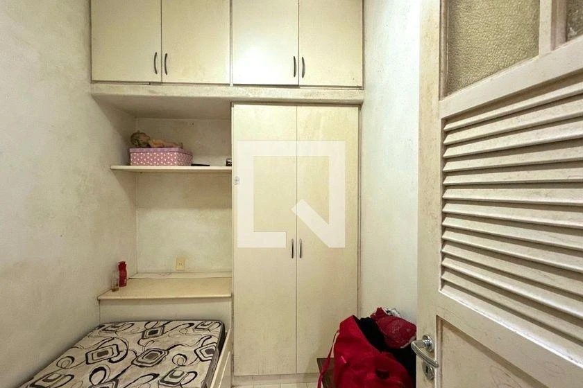Glass-enclosed balcony in a 4-bedroom apartment, 403 m² — photo 49