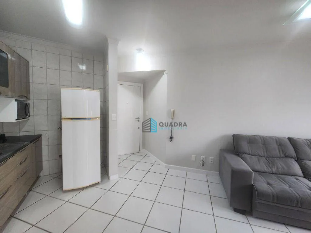 Apartamento mobiliado com varanda fechada e 1 quarto — photo 9