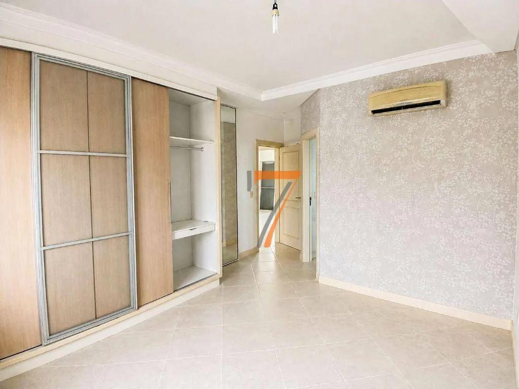 Casa con 4 dormitorios y balcón privado — photo 13